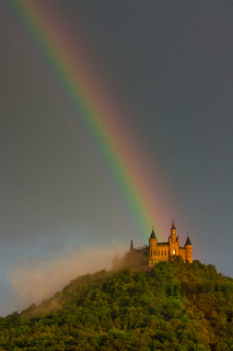 Regenbogen über der Burg Hohenzollern