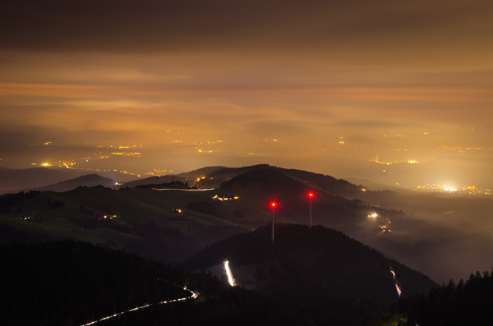 Blick vom Schauinsland bei Nacht und Nebel