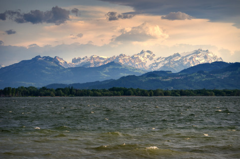 Blick über den Bodensee zum Alpstein