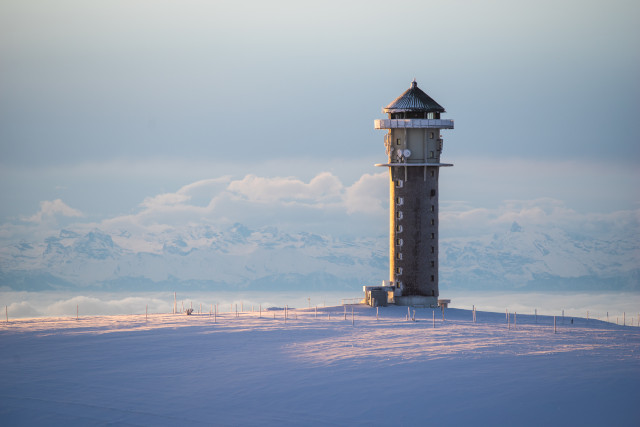 Feldbergturm mit Alpenblick