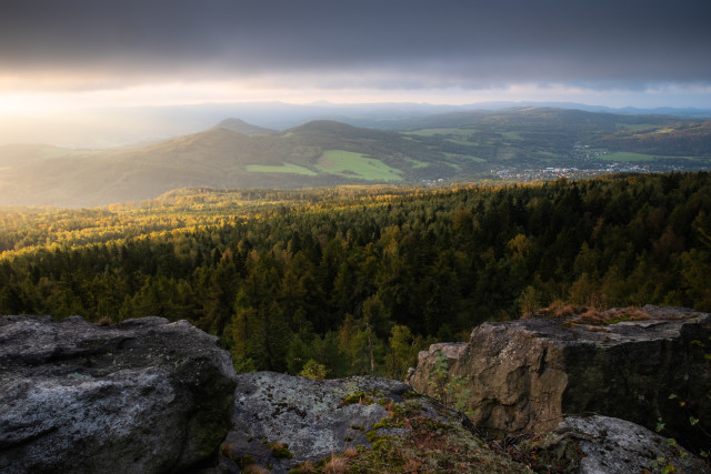 Aussicht vom Děčínský Sněžník im Morgenlicht