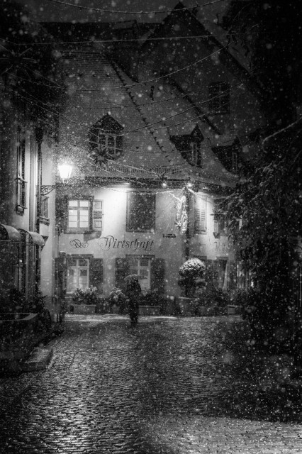 Schneefall in Freiburg (Konviktstraße)