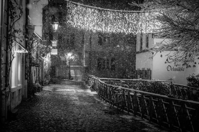 Schneefall in Freiburg (Gerberau)